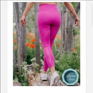 Zyia Fuchsia High Rise leggings